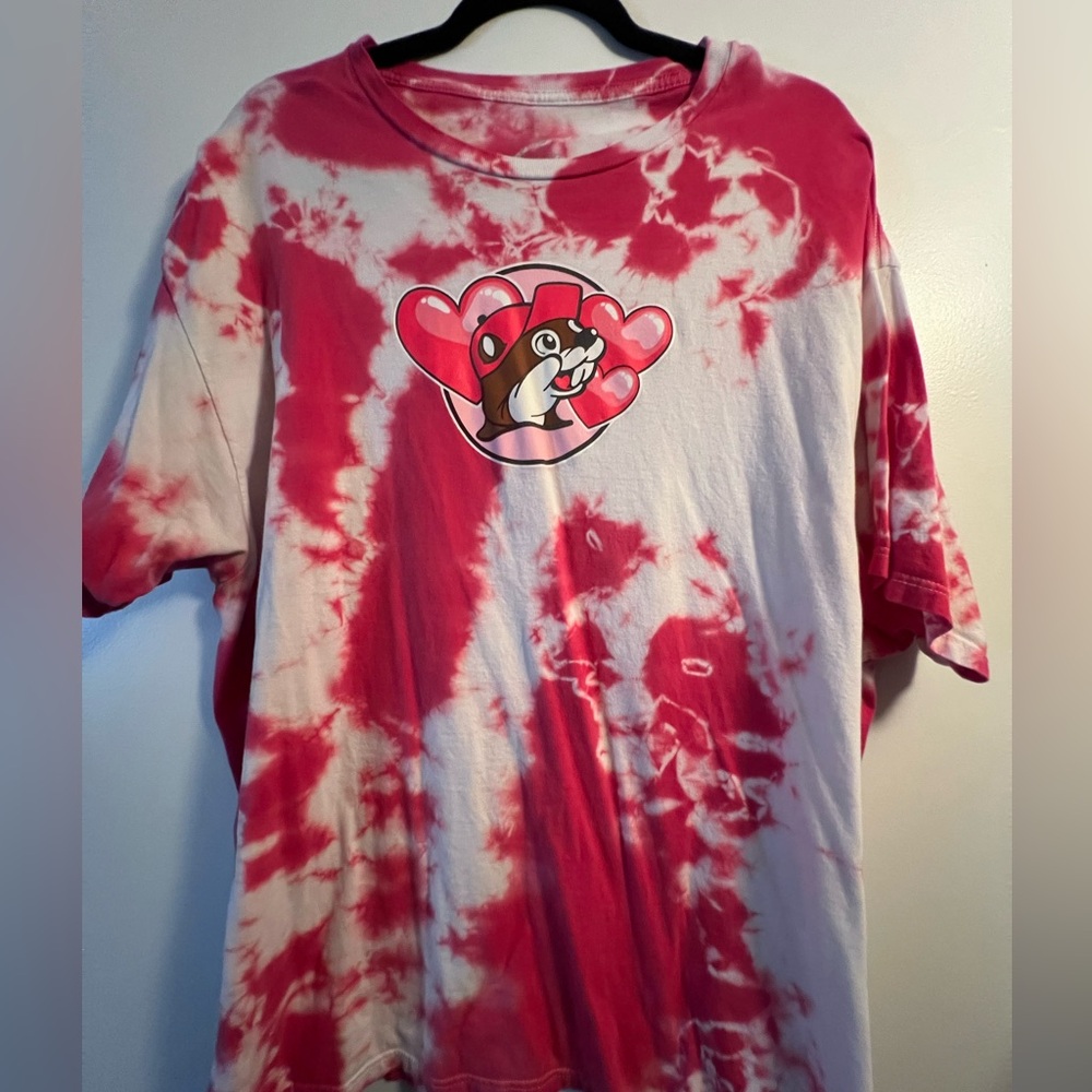 Buc-ee’s Beaver Nuggets VDay Tee